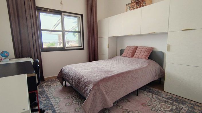 Image No.10-3 Bed House for sale