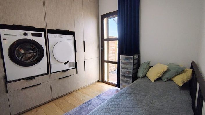 Image No.8-3 Bed House for sale