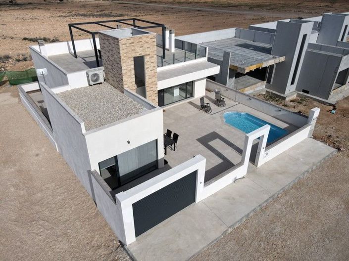 Image No.1-3 Bed Villa for sale