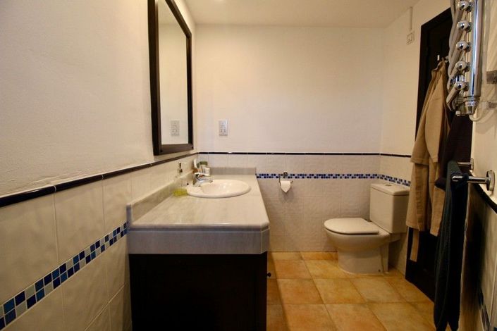 Image No.24-3 Bed House for sale