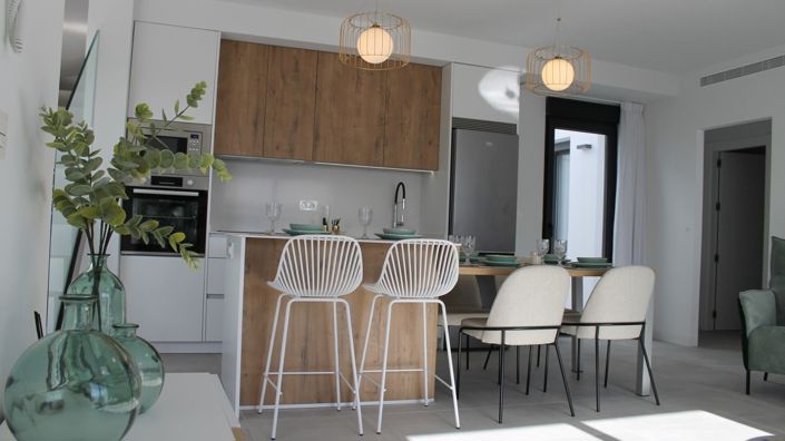 Image No.10-3 Bed House for sale