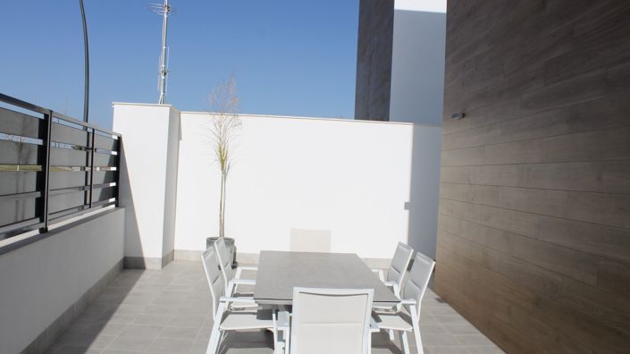 Image No.8-3 Bed House for sale