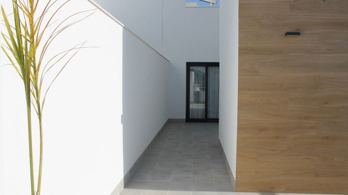 Image No.9-3 Bed House for sale