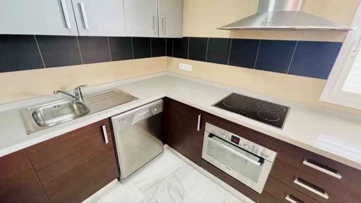 Image No.12-3 Bed Apartment for sale