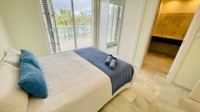 Image No.25-3 Bed Apartment for sale