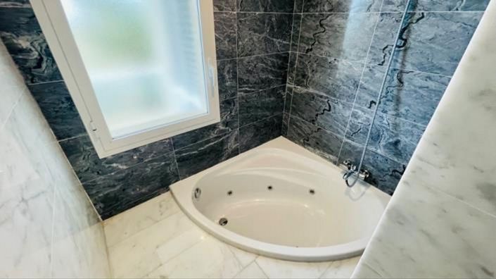 Image No.29-3 Bed Apartment for sale