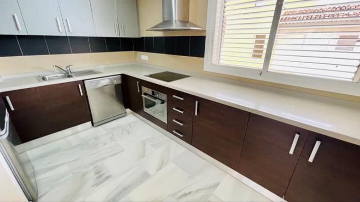 Image No.9-3 Bed Apartment for sale