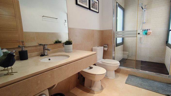 Image No.18-2 Bed Apartment for sale