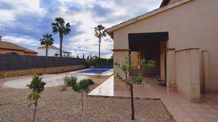 Image No.12-3 Bed House for sale
