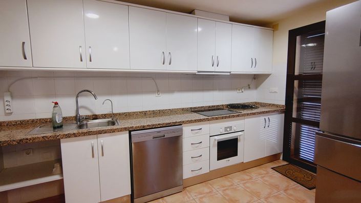 Image No.17-3 Bed House for sale