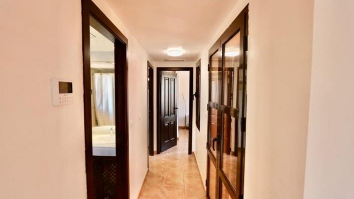 Image No.18-3 Bed House for sale