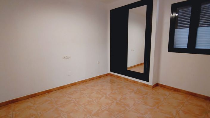 Image No.22-3 Bed House for sale