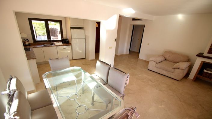 Image No.13-2 Bed House for sale