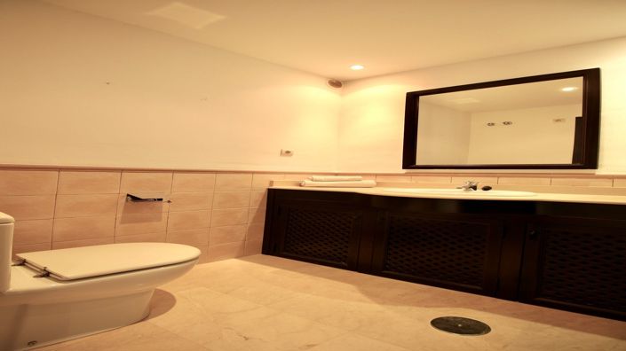 Image No.18-2 Bed House for sale