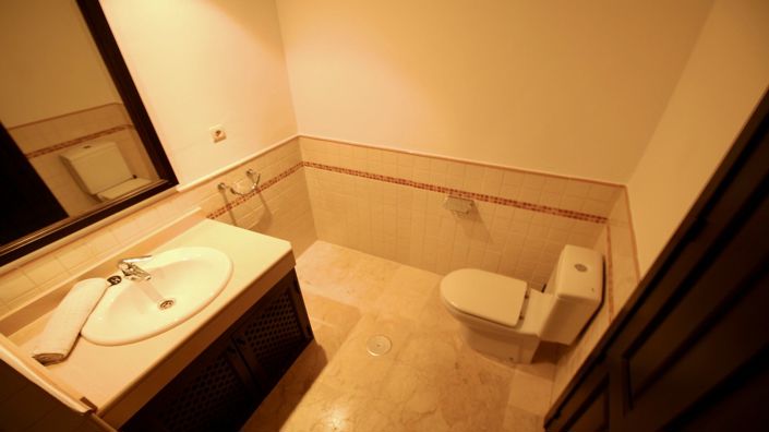 Image No.21-2 Bed House for sale