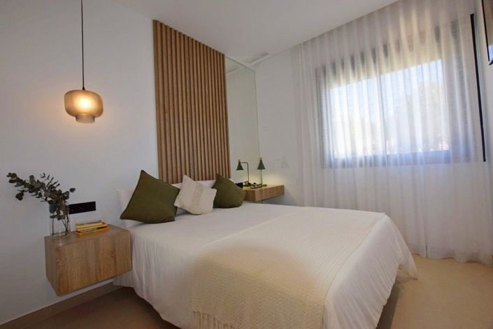 Image No.33-3 Bed House for sale