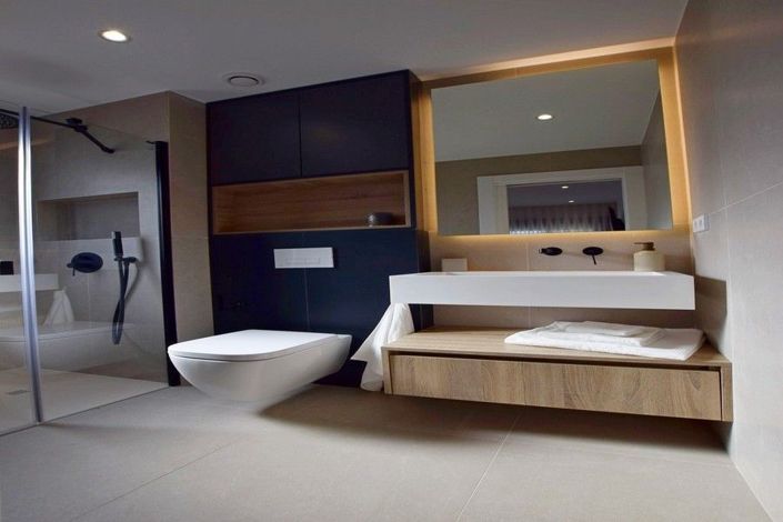 Image No.8-3 Bed House for sale