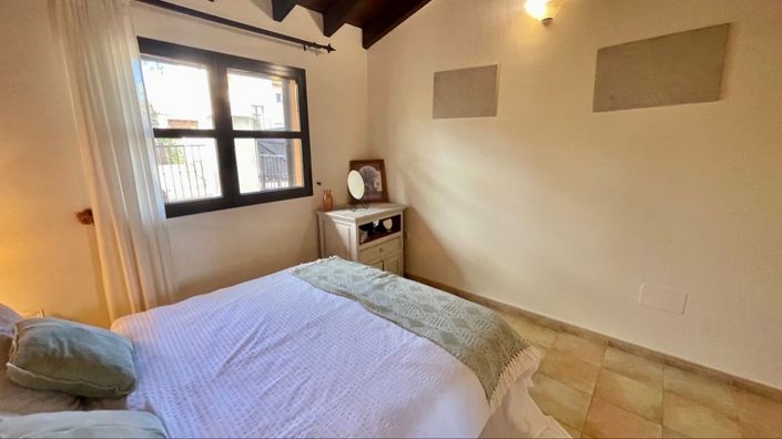 Image No.16-3 Bed House for sale