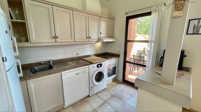 Image No.22-3 Bed House for sale