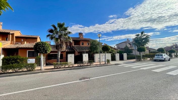 Image No.49-3 Bed House for sale