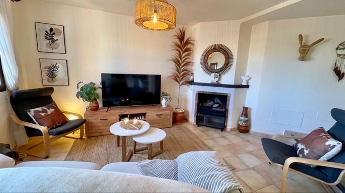 Image No.8-3 Bed House for sale