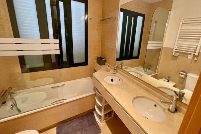 Image No.25-2 Bed Apartment for sale