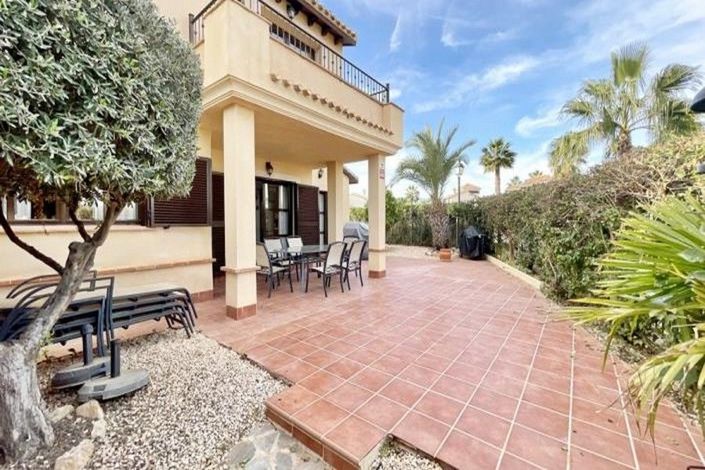 Image No.11-3 Bed House for sale