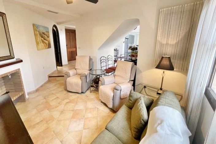 Image No.18-3 Bed House for sale