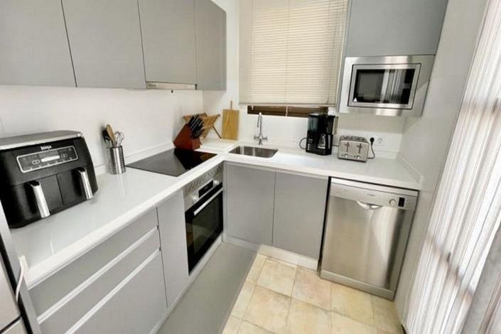 Image No.26-3 Bed House for sale