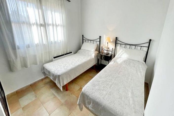 Image No.37-3 Bed House for sale