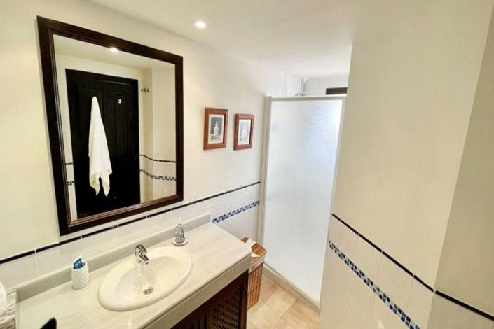 Image No.52-3 Bed House for sale