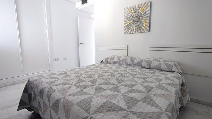 Image No.14-3 Bed Apartment for sale