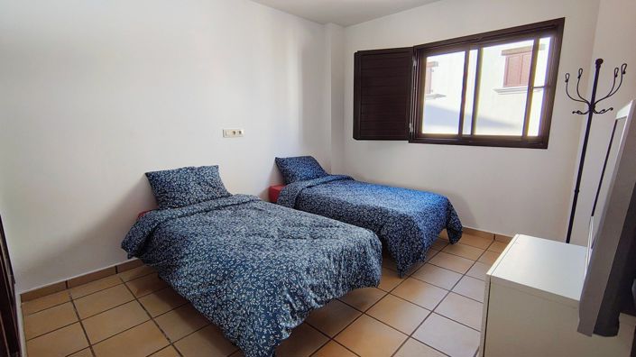 Image No.14-3 Bed House for sale