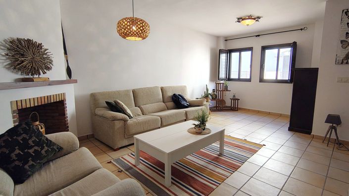 Image No.9-3 Bed House for sale