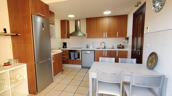 Image No.9-3 Bed House for sale