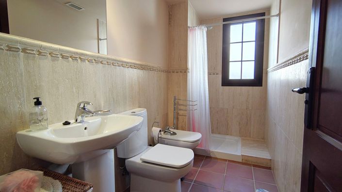 Image No.8-2 Bed Apartment for sale