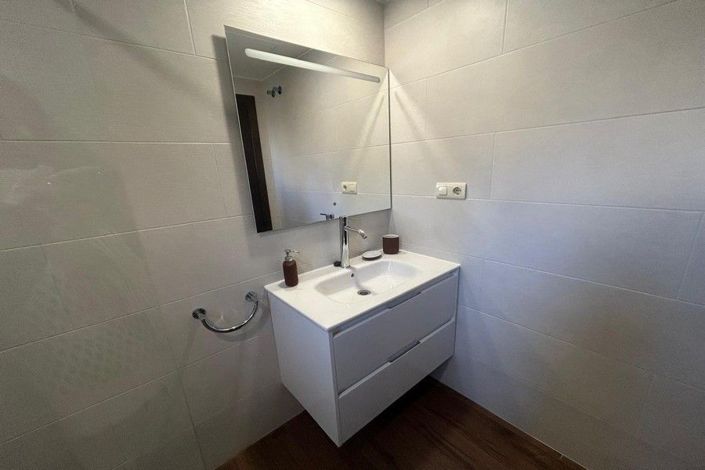 Image No.4-1 Bed Villa for sale