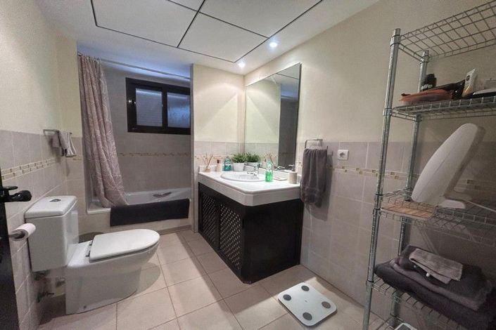 Image No.27-3 Bed House for sale