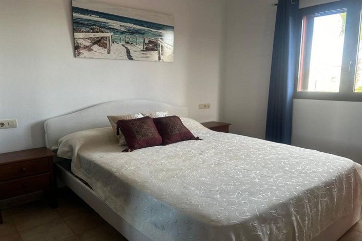 Image No.11-3 Bed House for sale