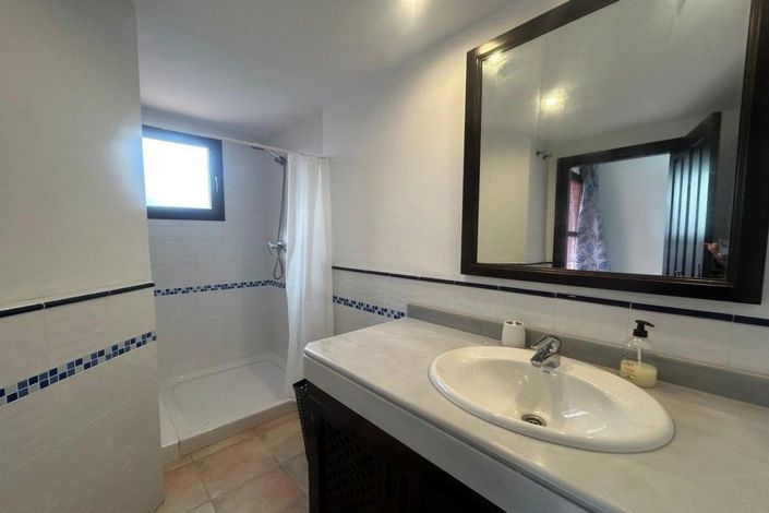 Image No.14-3 Bed House for sale