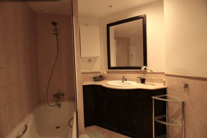 Image No.13-3 Bed House for sale