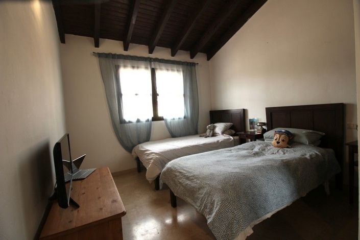 Image No.15-3 Bed House for sale