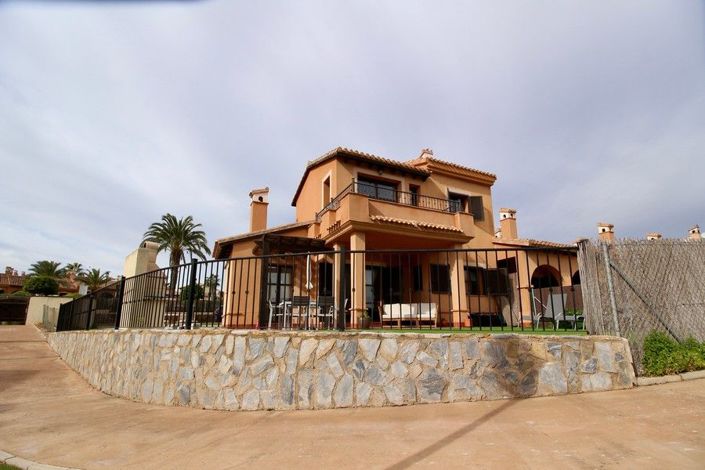 Image No.2-3 Bed House for sale