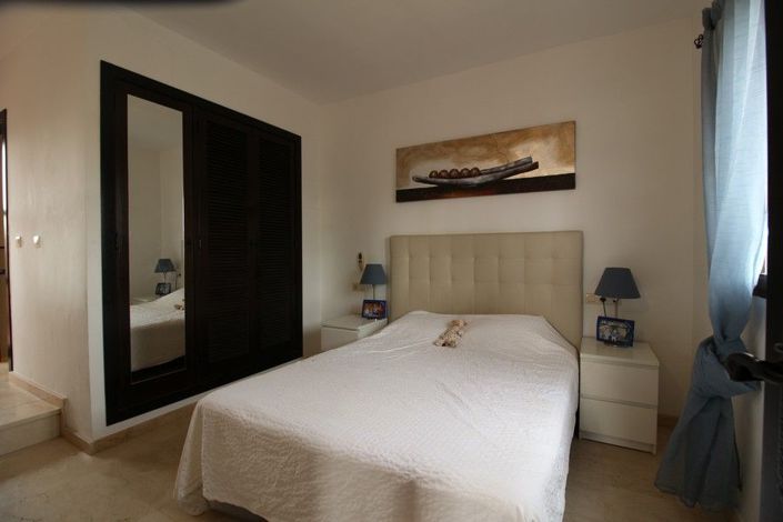 Image No.20-3 Bed House for sale