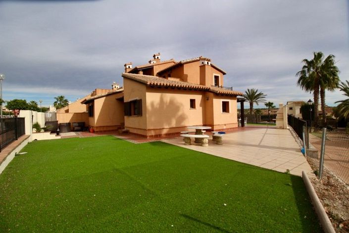 Image No.3-3 Bed House for sale