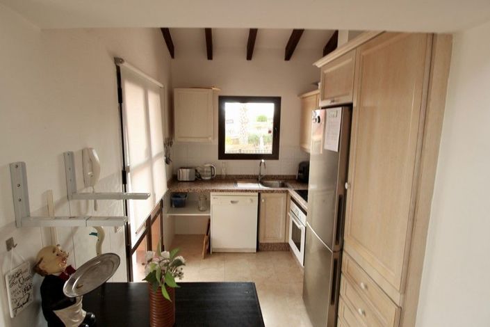 Image No.6-3 Bed House for sale