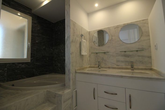 Image No.20-2 Bed Apartment for sale