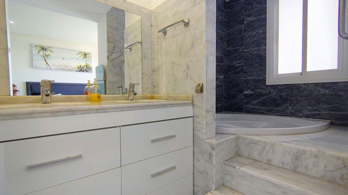 Image No.22-2 Bed Apartment for sale