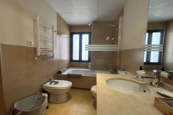 Image No.12-3 Bed Apartment for sale