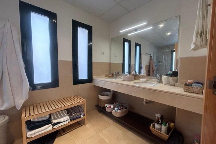 Image No.22-3 Bed Apartment for sale